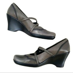 Clark's - Mary Jane Wedges/7.5/Olive Green
Wedged